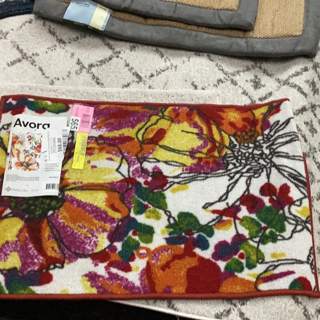 Annsley Floral Tufted Area Rug Rug Size: Rectangle 1'8" x 2'6"