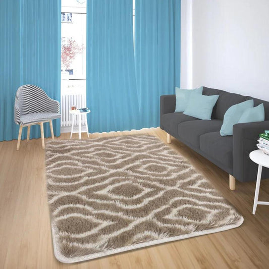 Penny 30x50 Printed PV Fur Rug - Taupe/White