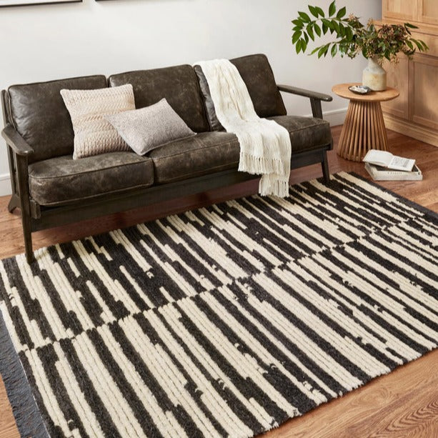 Alice Rug- 03 Charcoal / Cream