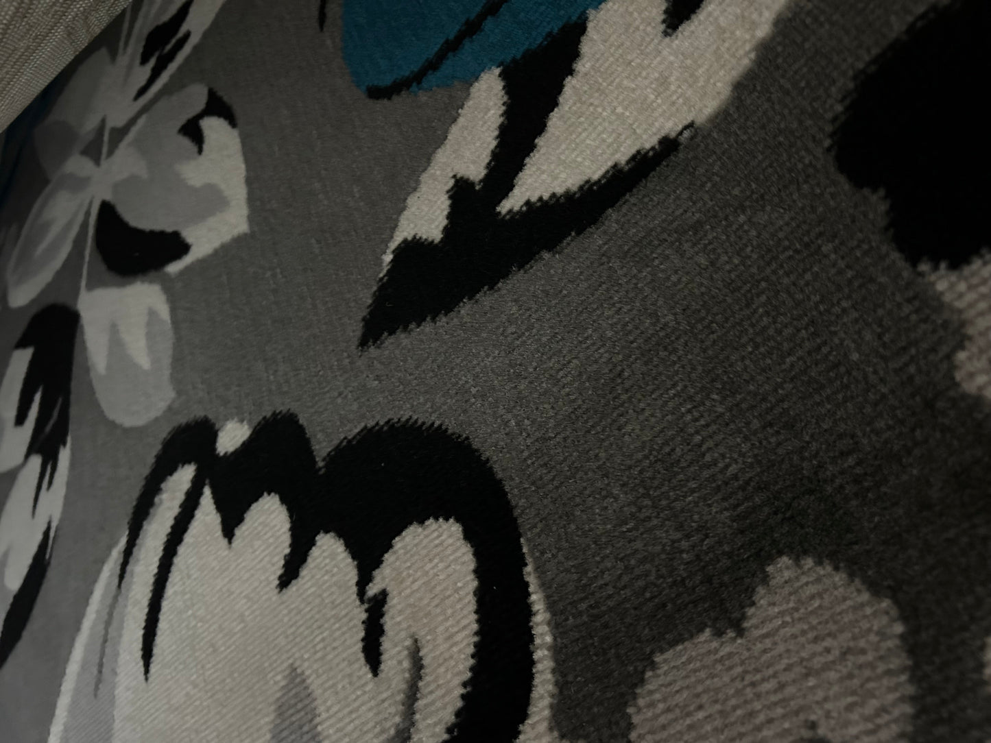 Ericson Floral Blue/Grey Rug Rug Size: Round 6'6"