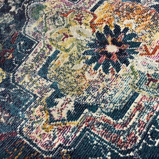 Safavieh Crystal 4’x4’ Round Rug Navy/Fuschsia