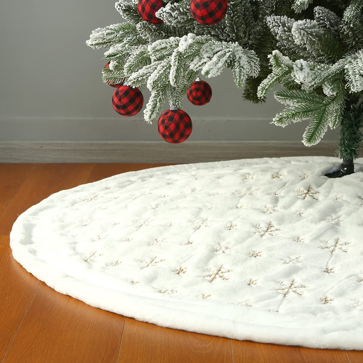 Christmas Sequin Tree Skirt 30In,White Soft Thick with Silver Snowflakes Decorations for 3FT 4FT 5FT Xmas Tree Home & Garden > Decor > Seasonal & Holiday Decorations Sattiyrch Golden 59