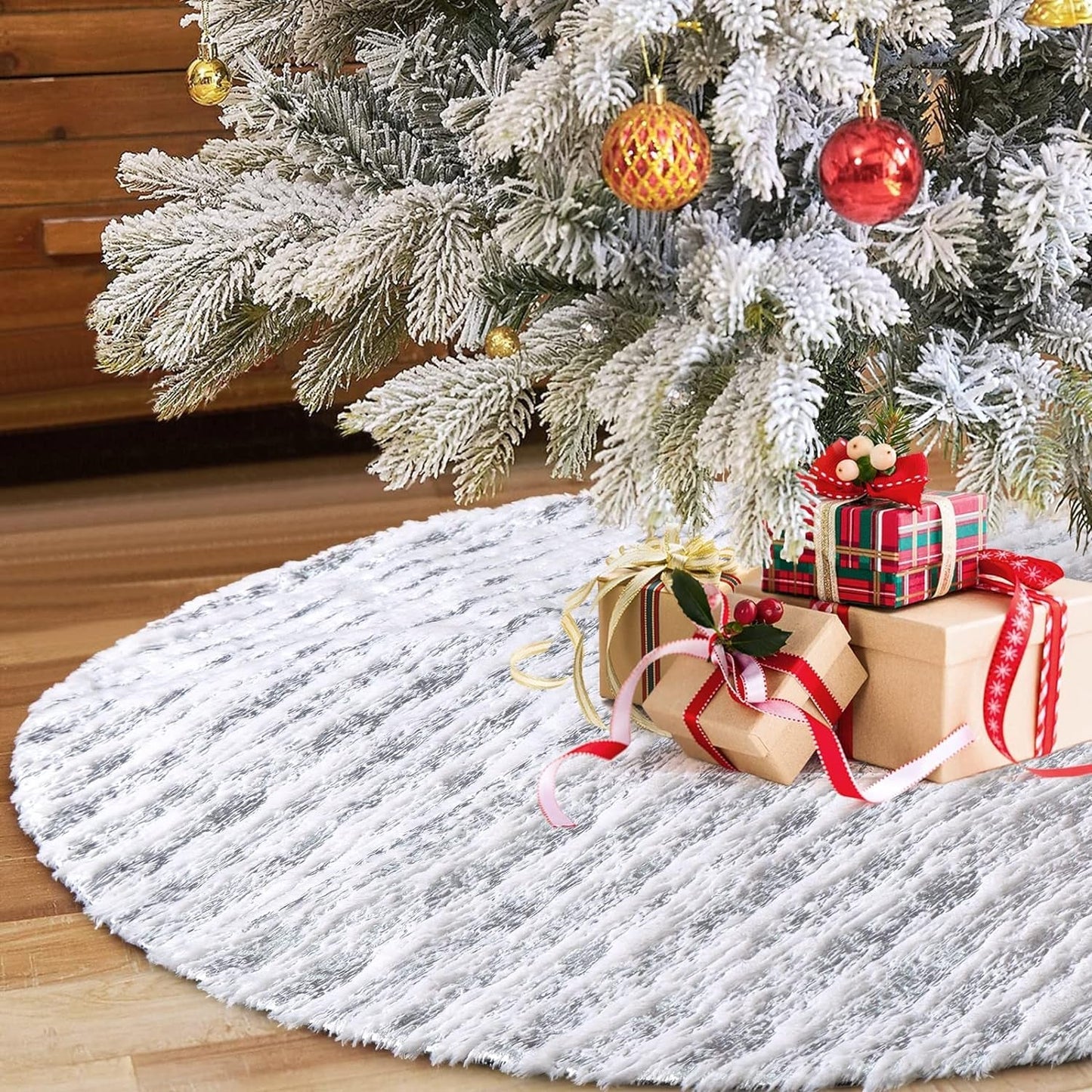 Alynsehom Christmas Tree Skirt, Large White&Gold Bronzing Luxury Faux Fur Tree Skirt Soft Thick Plush Xmas Tree Skirt for Family Holiday Christmas Party Tree Decorations(Gold,36Inch/90Cm) Home & Garden > Decor > Seasonal & Holiday Decorations Alynsehom Silver 36Inch/90Cm