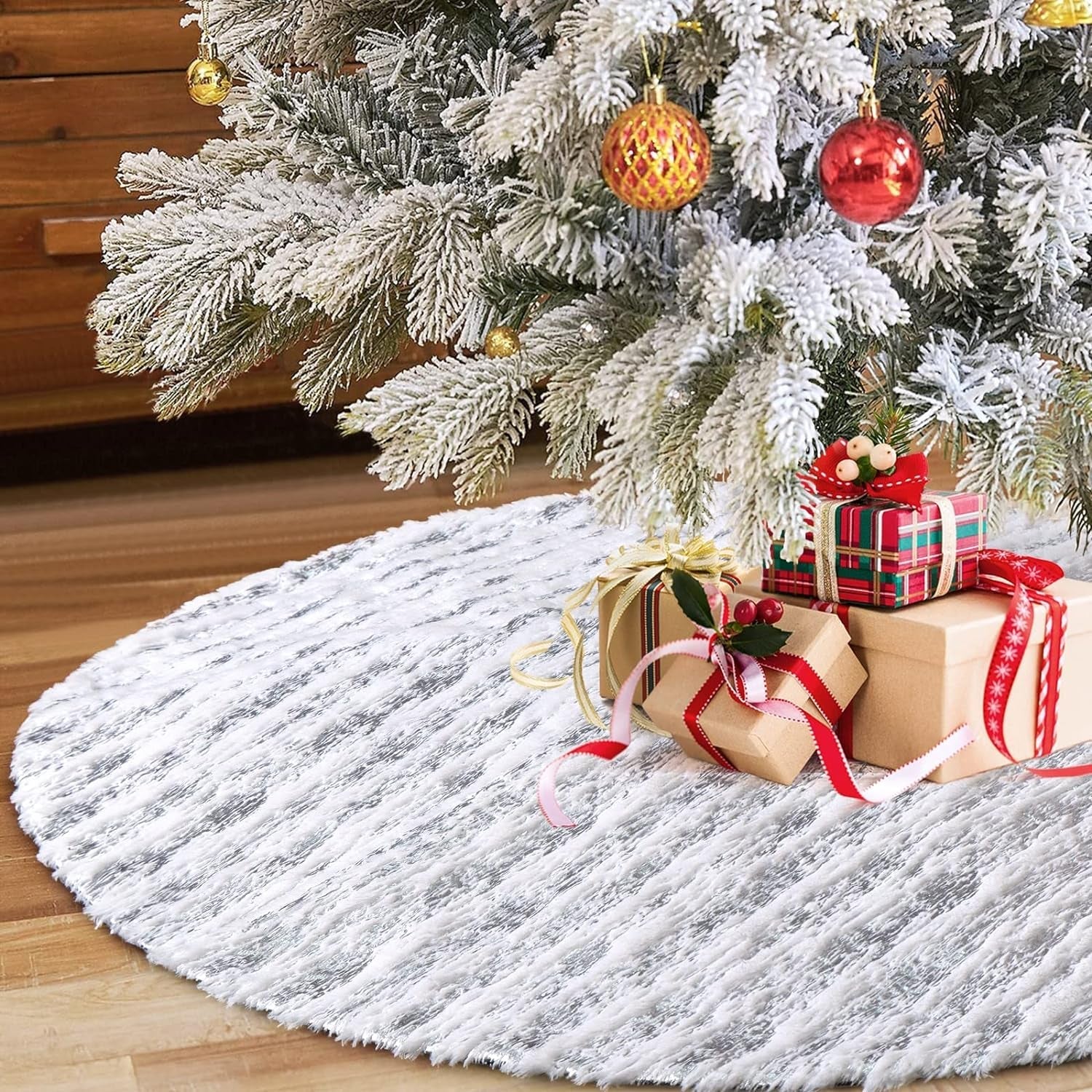 Alynsehom Christmas Tree Skirt, Large White&Gold Bronzing Luxury Faux Fur Tree Skirt Soft Thick Plush Xmas Tree Skirt for Family Holiday Christmas Party Tree Decorations(Gold,36Inch/90Cm) Home & Garden > Decor > Seasonal & Holiday Decorations Alynsehom Silver 36Inch/90Cm
