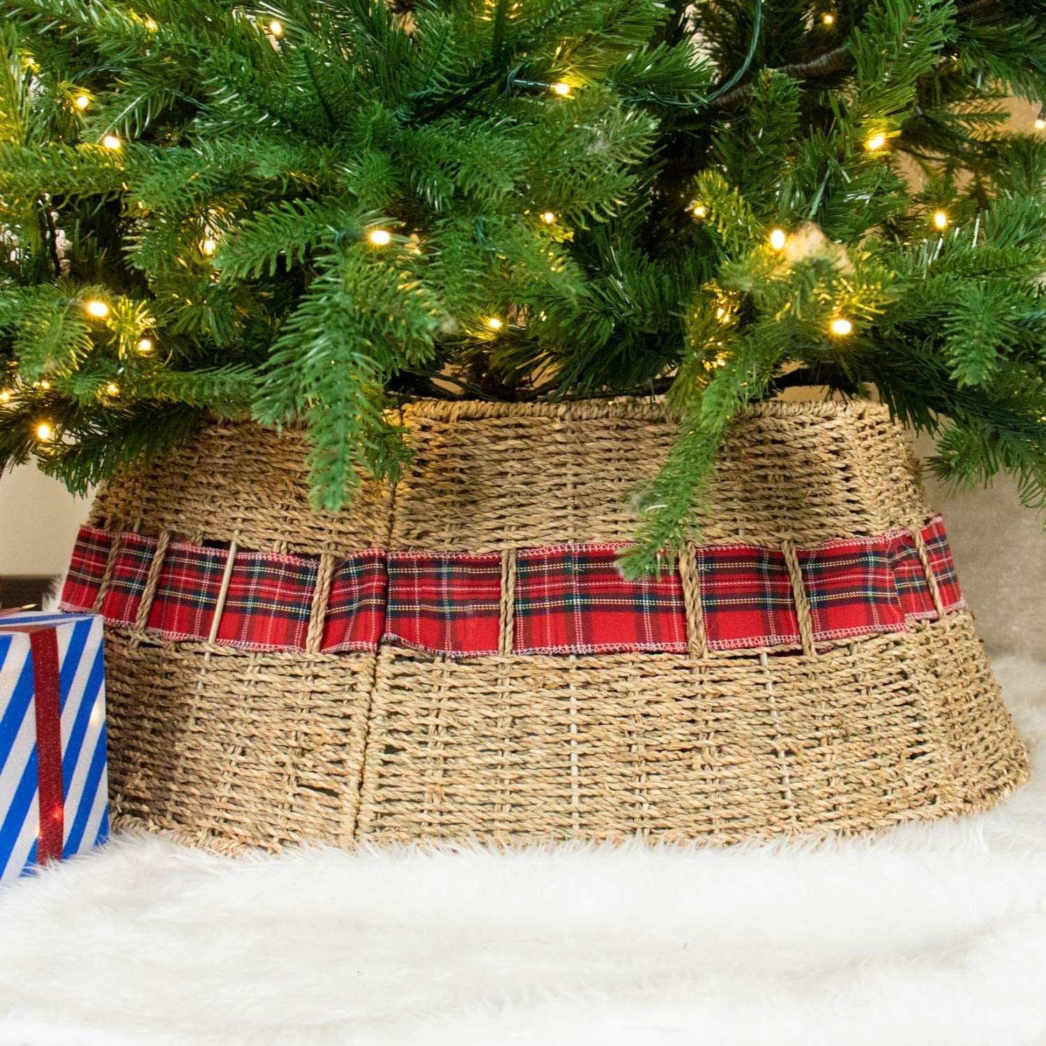 Rocinha Rattan Christmas Tree Collar Basket - Rustic Handcrafted Tree Ring Woven Tree Skirt, 26 Inches, Farmhouse Christmas Tree Decoration Home & Garden > Decor > Seasonal & Holiday Decorations Rocinha Farmhouse Style