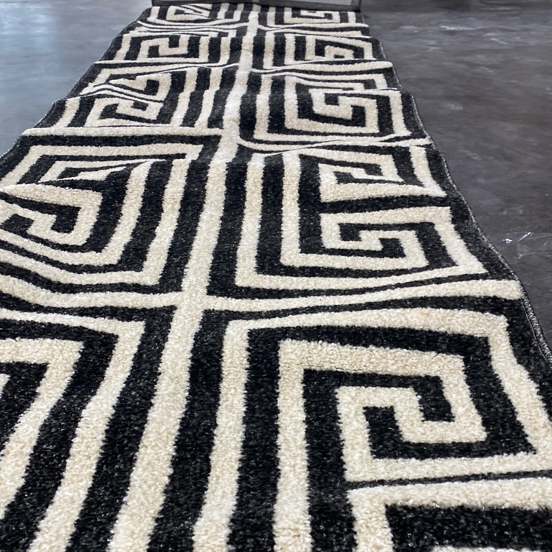 Tobiah Power Loom Black/Ivory Rug, Rug Size: Runner 2'7" x 10'