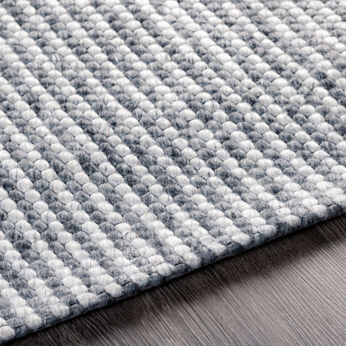 Pebble Beach Rug: Gray and White