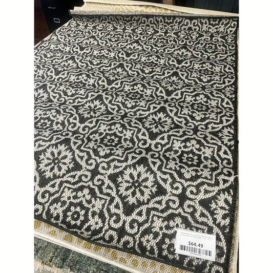 Floral Black/Gray Indoor/Outdoor Area Rug, Rug Size: Rectangle  3'11" x 5'2